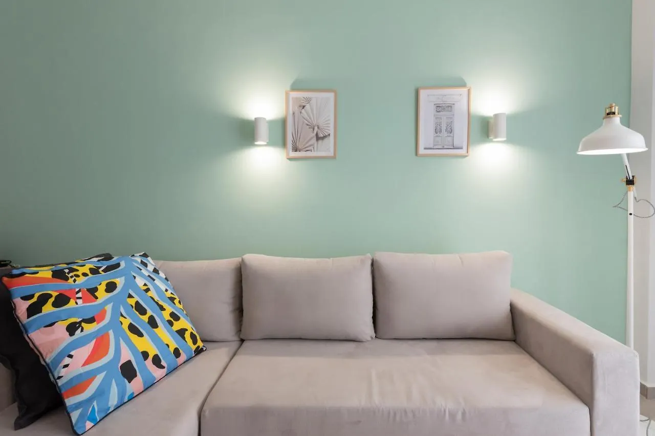 Halu! Apartments And Villas Thessaloniki 0*,